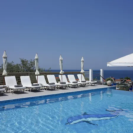 Ξενοδοχείο με διαμερίσματα Anny Residences & 4*