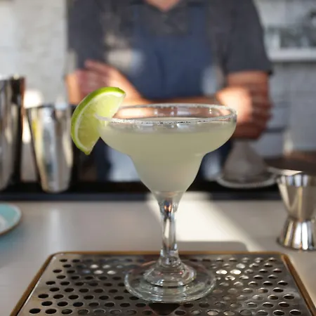 Ξενοδοχείο με διαμερίσματα Anny Residences & 4*